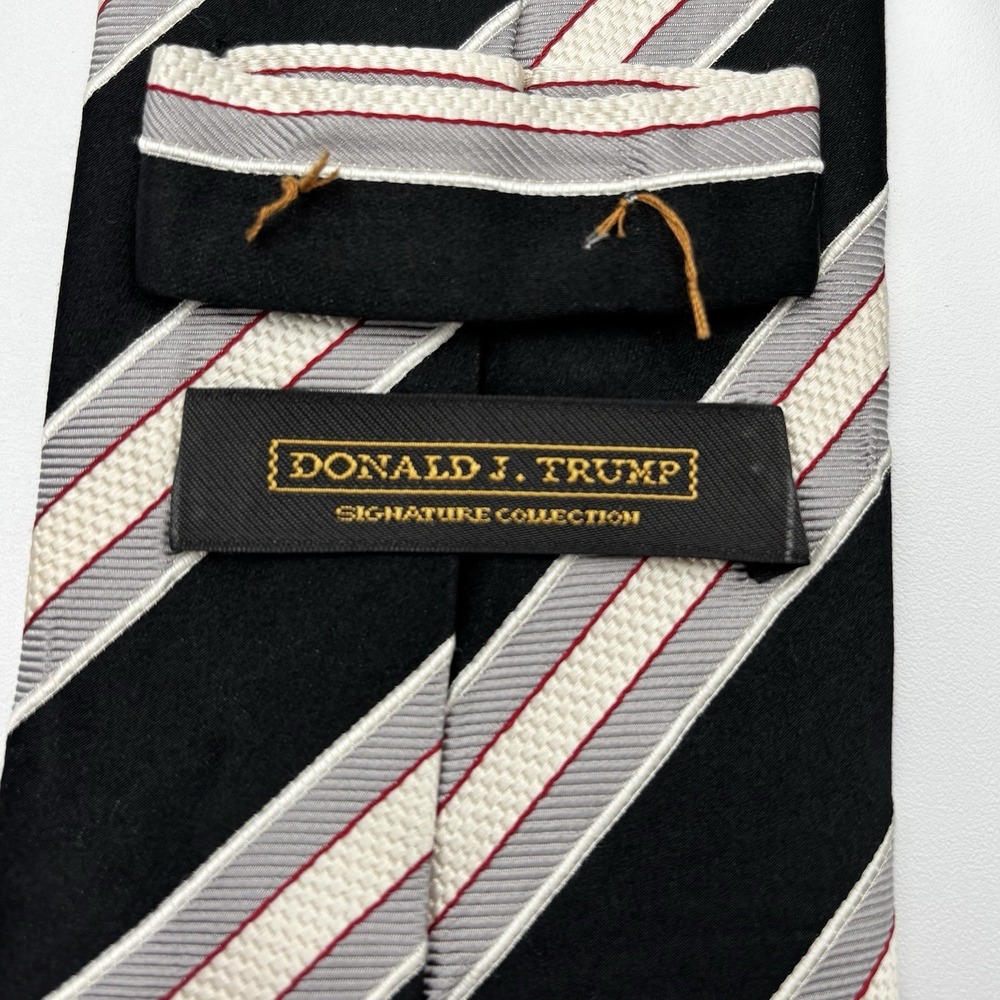 Donald J Trump Signature Collection Silk Tie‎ Black Silver Striped Power Necktie